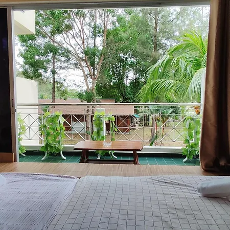 Teluk Batik Beach Apart Ment Lumut Sitiawan No Pool Exterior photo